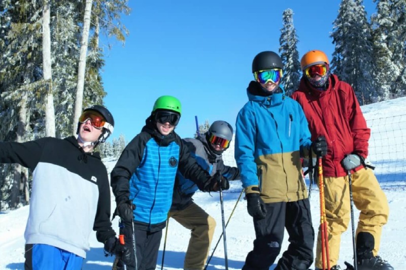 Boys-Ski-Team-1-1-1024x680.jpg